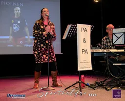 Lenny en Jan treden op bij het Sportgala in Rucphen.